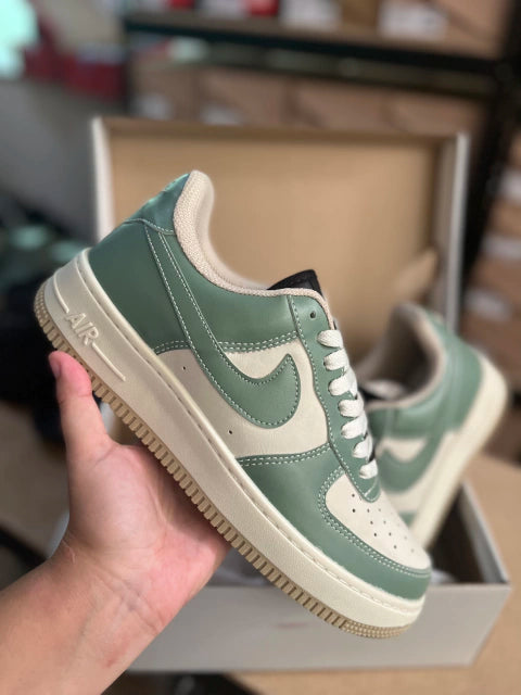 Nike Air Force 1 - Verde/Off