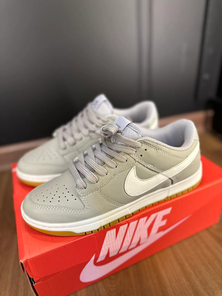 Dunk Low Cinza/Branco lançamento + Óculos de brinde