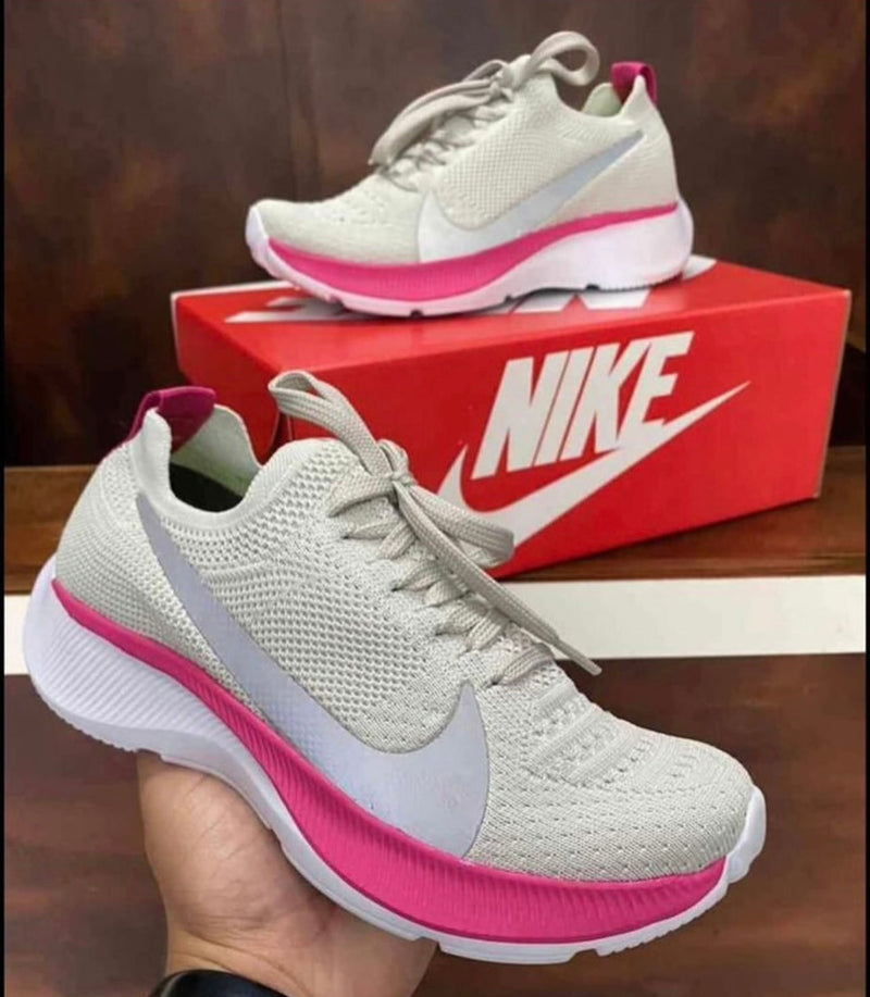 Nike Epic Zoom lançamento oferta + relógio de brinde