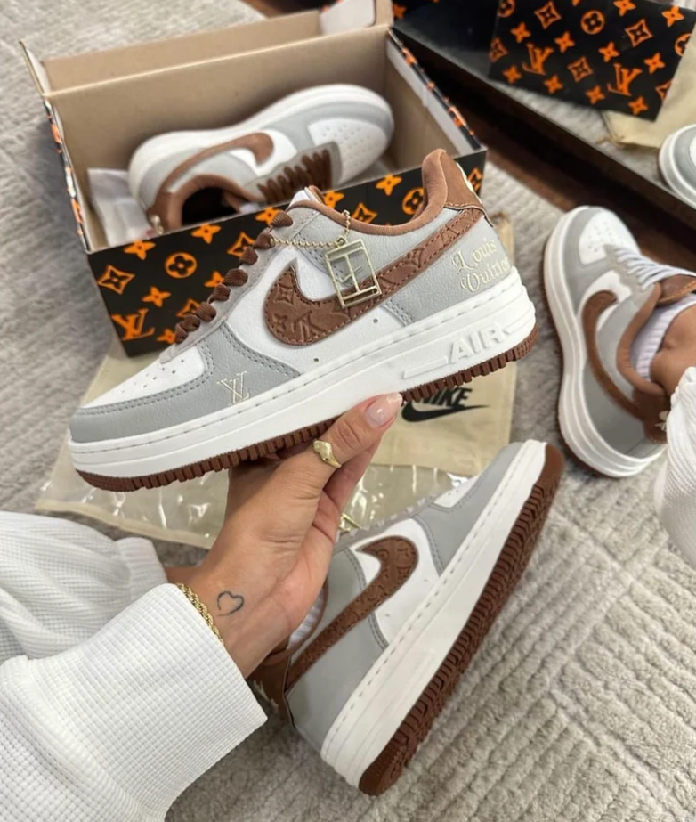 Nike Air Force Louis V - Novidade