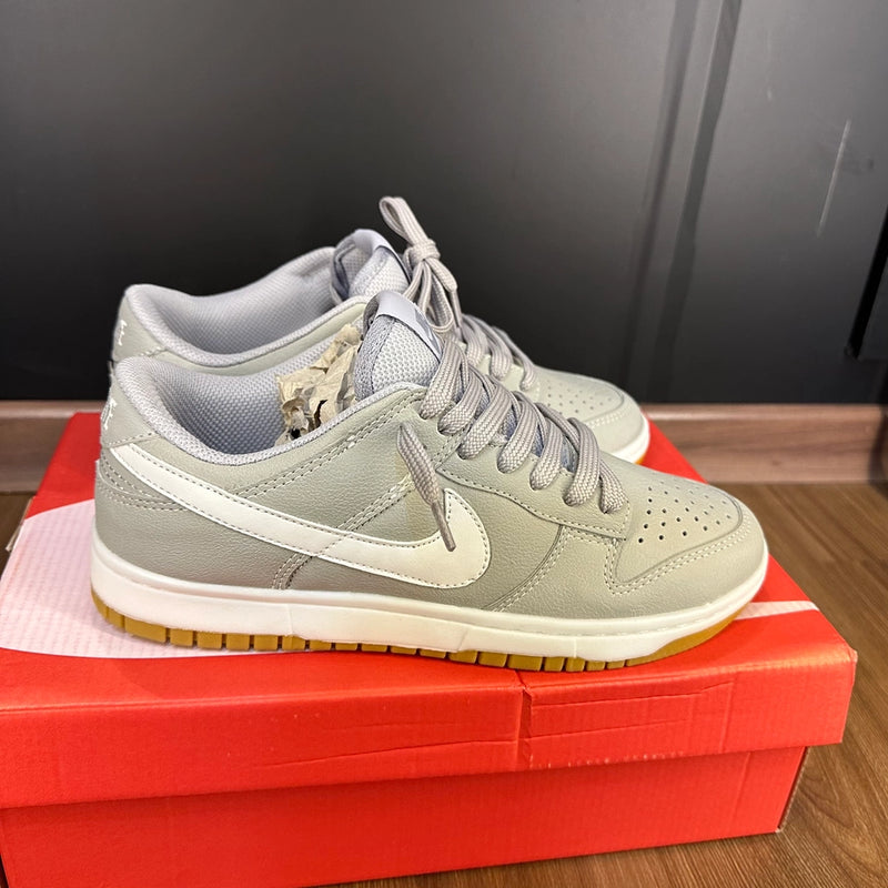 Dunk Low Cinza/Branco lançamento + Óculos de brinde