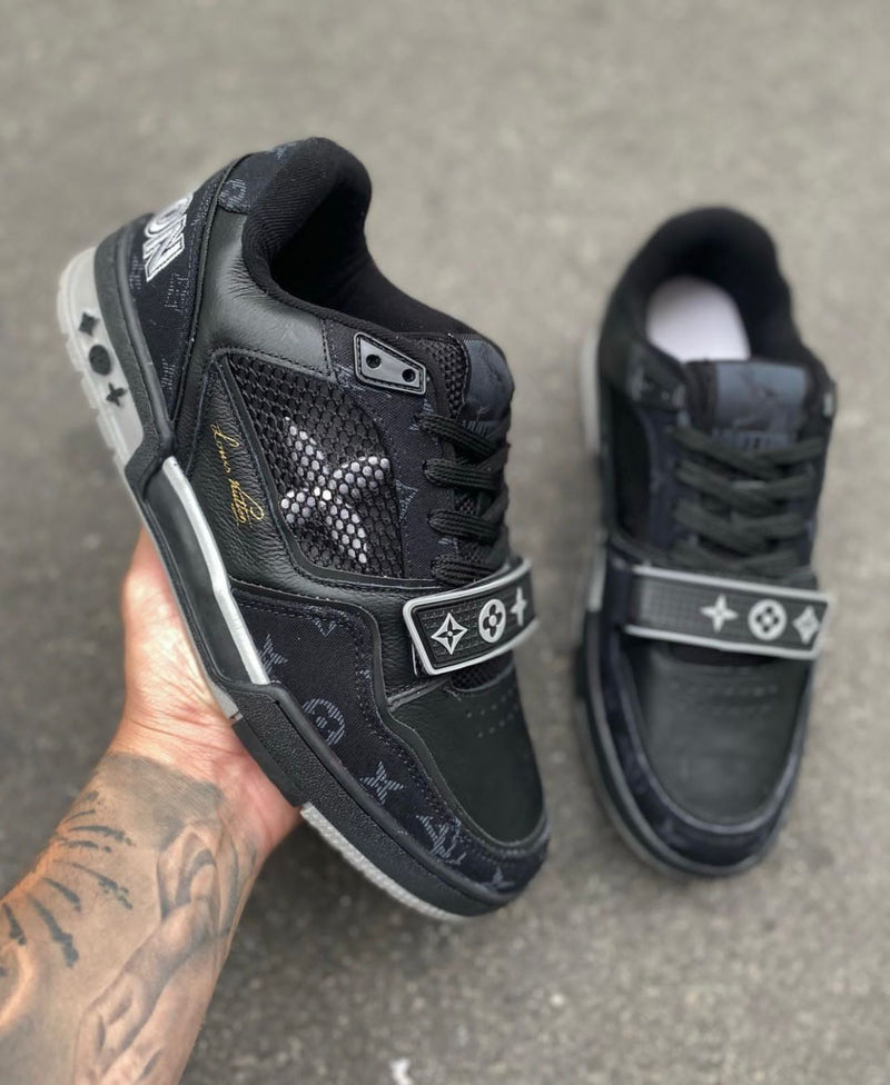 Tênis Louis Vuitton Trainer Velcro - Preto